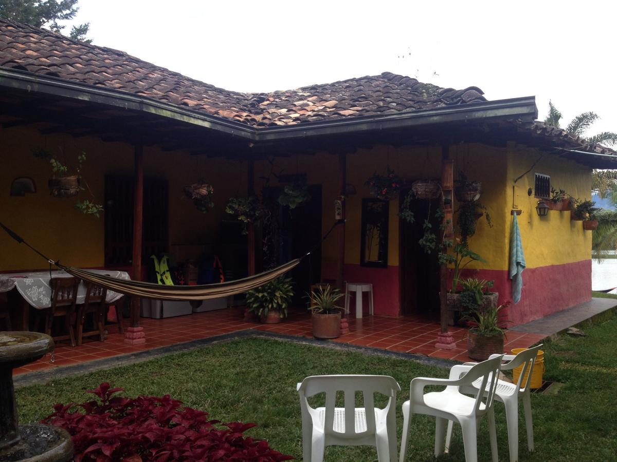 Guatapé Casa Finca Tipica The Lake Hotel מראה חיצוני תמונה